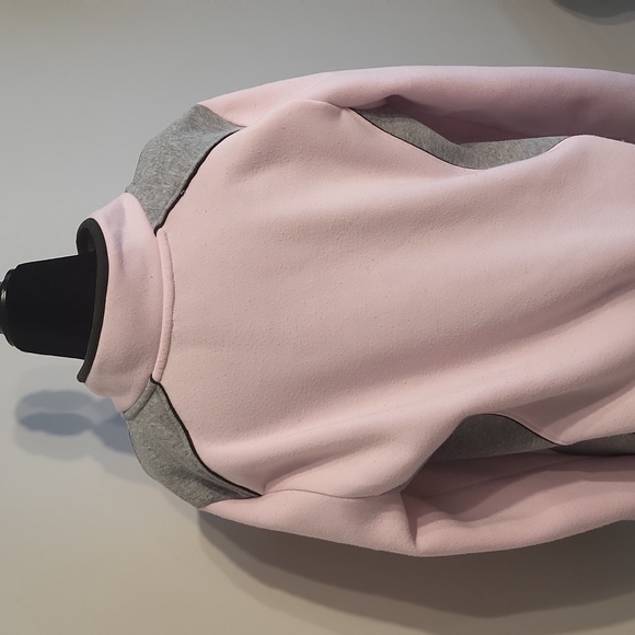 Cure Foundation Ladies track suit - Picture 5 of 17